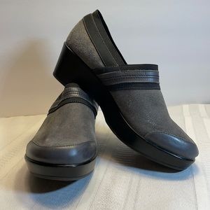 Jambu grey clogs 8.5M